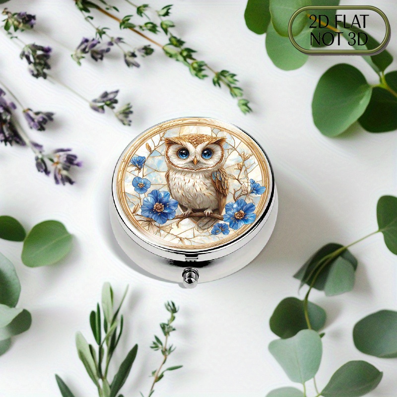 Travel Accessories As Gifts - Een platte, draagbare, ronde metalen pillendoos,