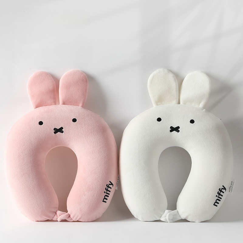 Leuke Hot Anime Nijntje Konijn - Travel Accessories Pillow recensie en prijs